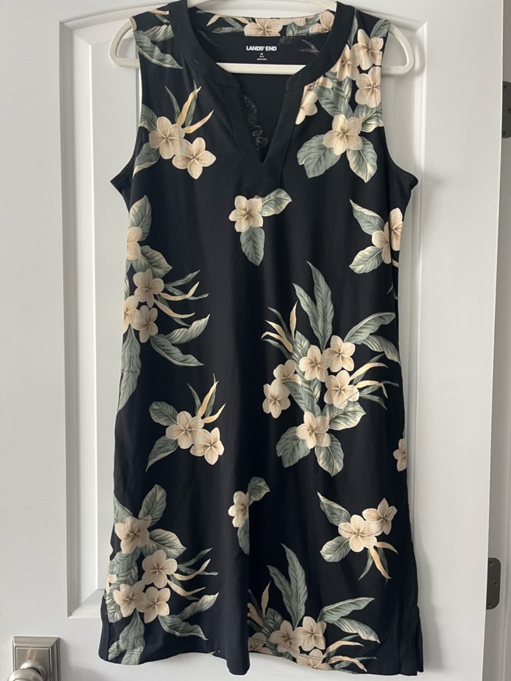 Lands' End Black Sleeveless Floral V-Notch Shift Dress